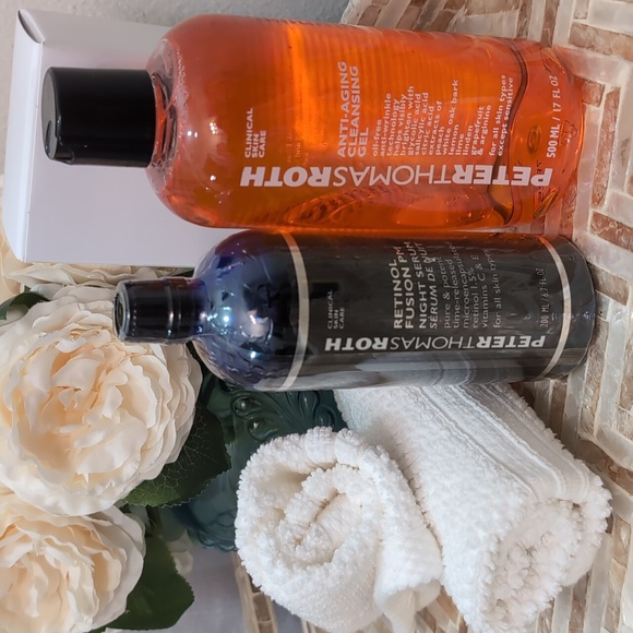 Peter Thomas Roth Retinol Fusion Pm Night Serum 6.7oz with Free Cleanser - Picture 5 of 10